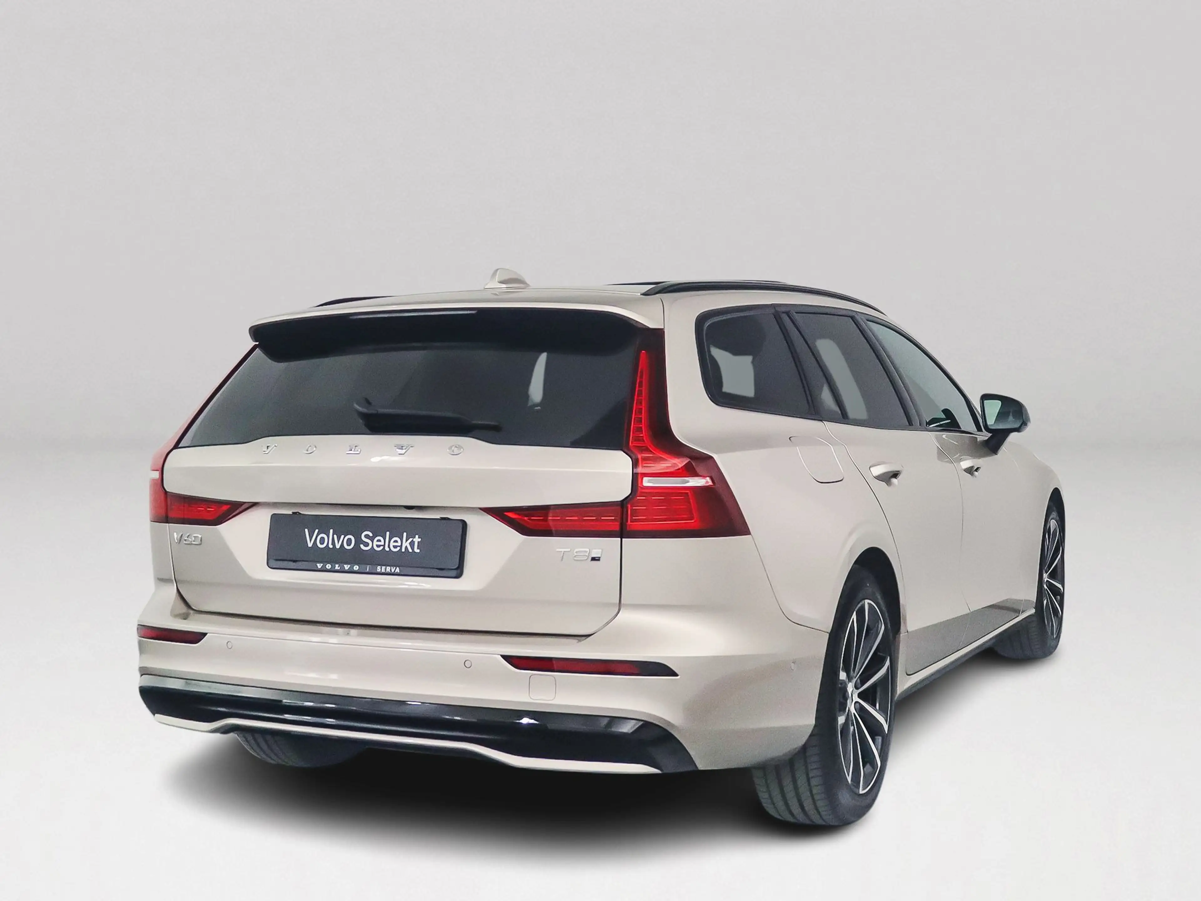 Volvo V60 T8 Plug-in hybrid AWD Plus Dark | SOH 100% | Panor — photo 2