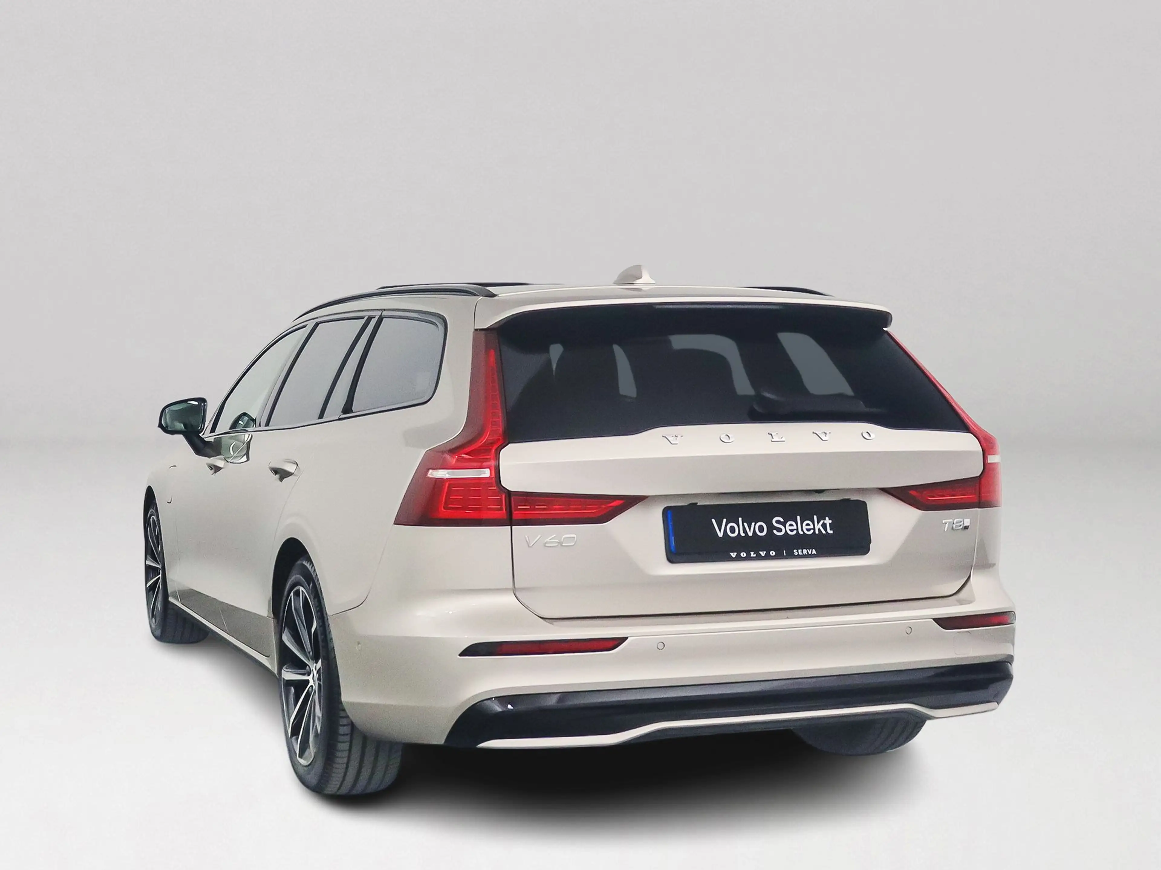 Volvo V60 T8 Plug-in hybrid AWD Plus Dark | SOH 100% | Panor — photo 12