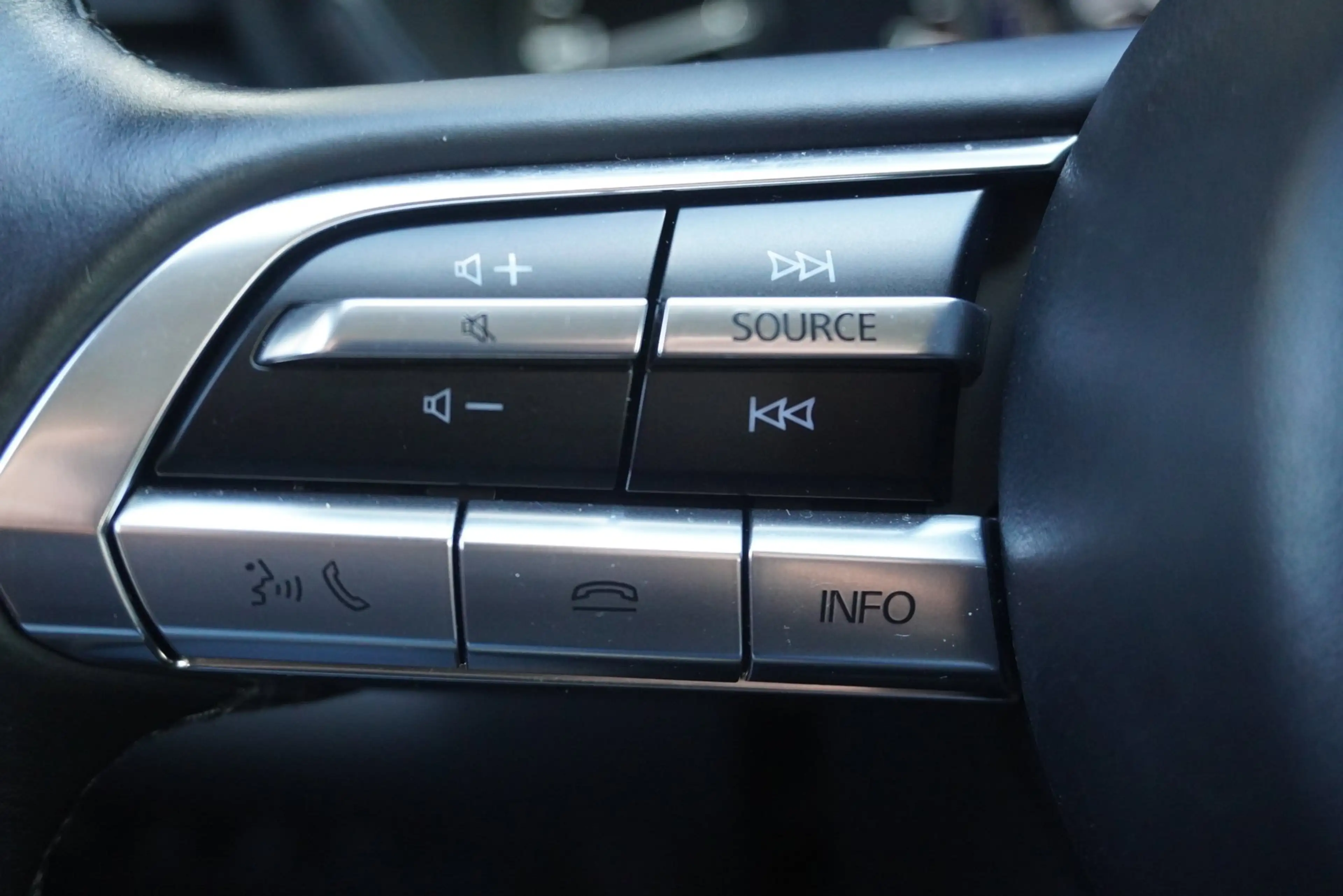 Mazda CX-30 2.0 e-SkyActiv-X M Hybrid Comfort Climate Control/ — photo 16