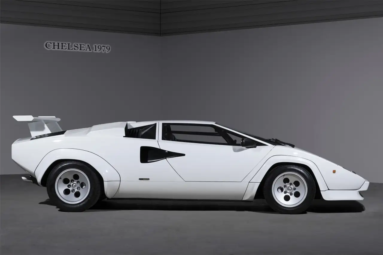 Lamborghini Countach LP 400, foto 2