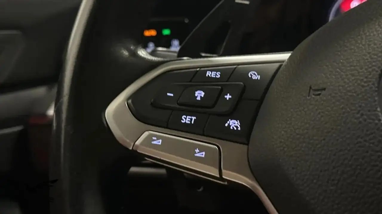 Volkswagen Golf Standard Model — photo 22