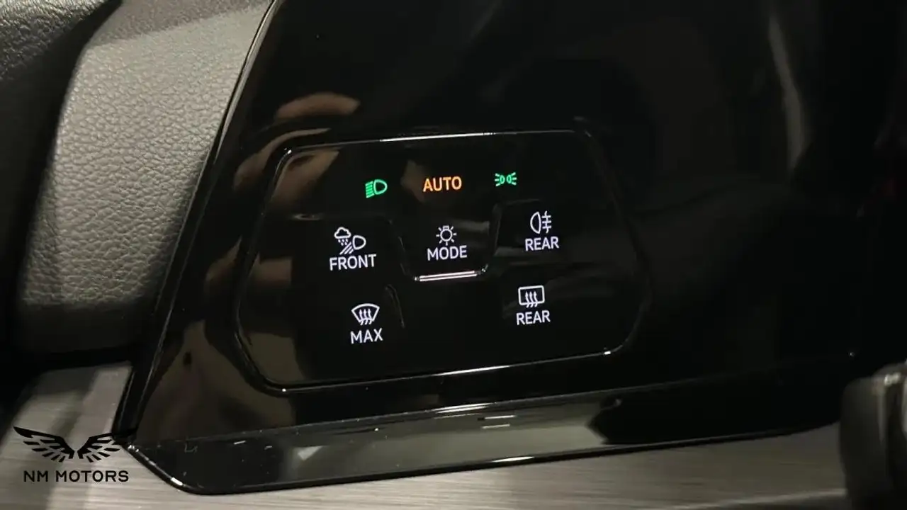 Volkswagen Golf Standard Model — photo 23