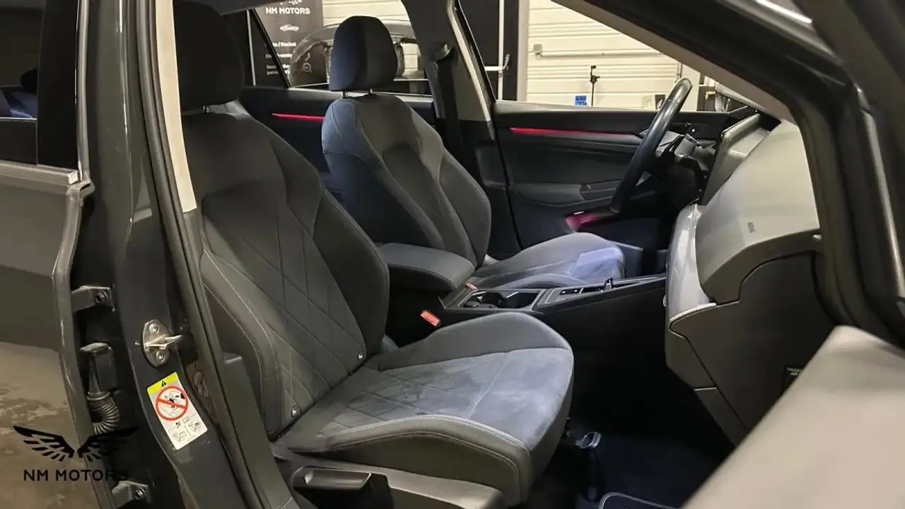 Volkswagen Golf Standard Model — photo 16