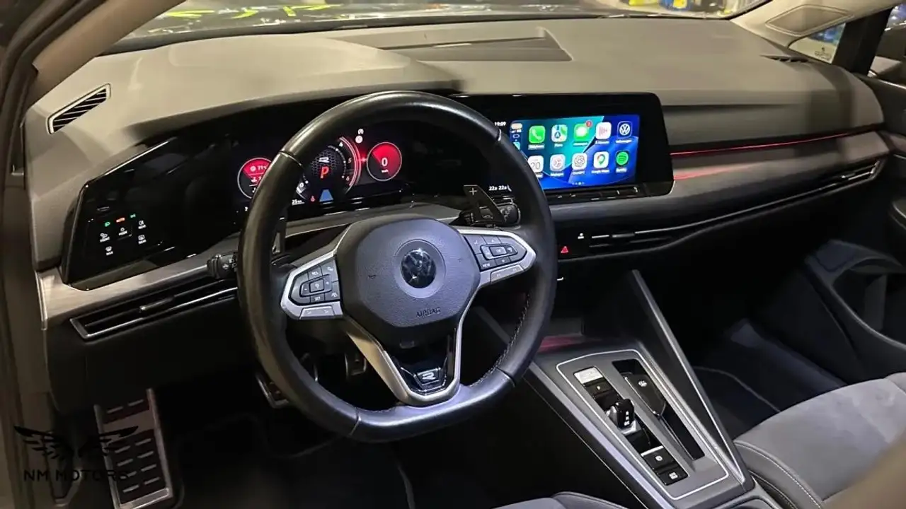Volkswagen Golf Standard Model — photo 12