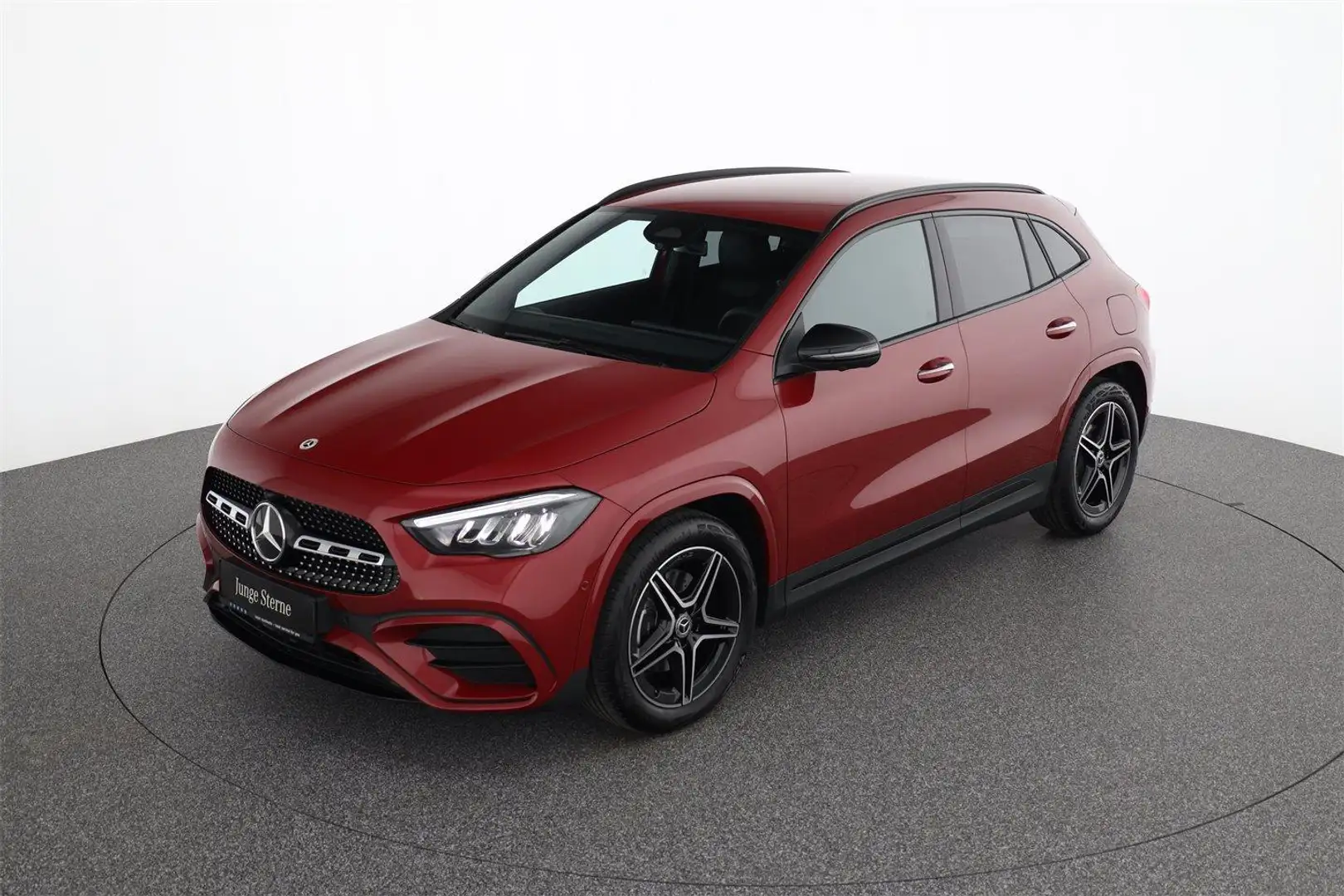 Mercedes-Benz GLA 200 d 4M AMG Adv. Plus AHK Distr. 360° K. Rouge - 2