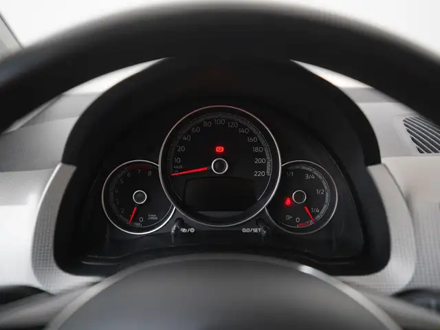 Volkswagen Up! view 8