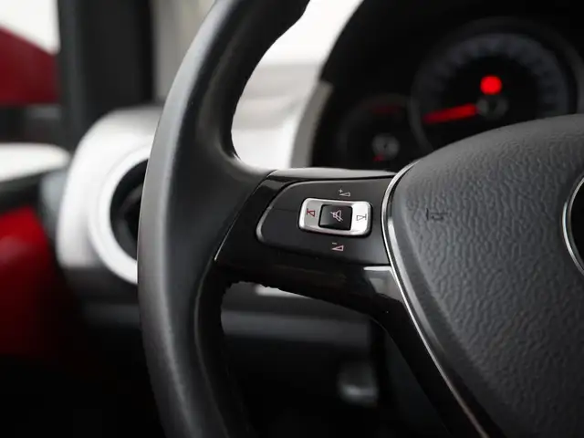 Volkswagen Up! view 7
