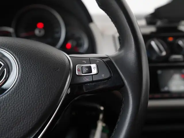 Volkswagen Up! view 9