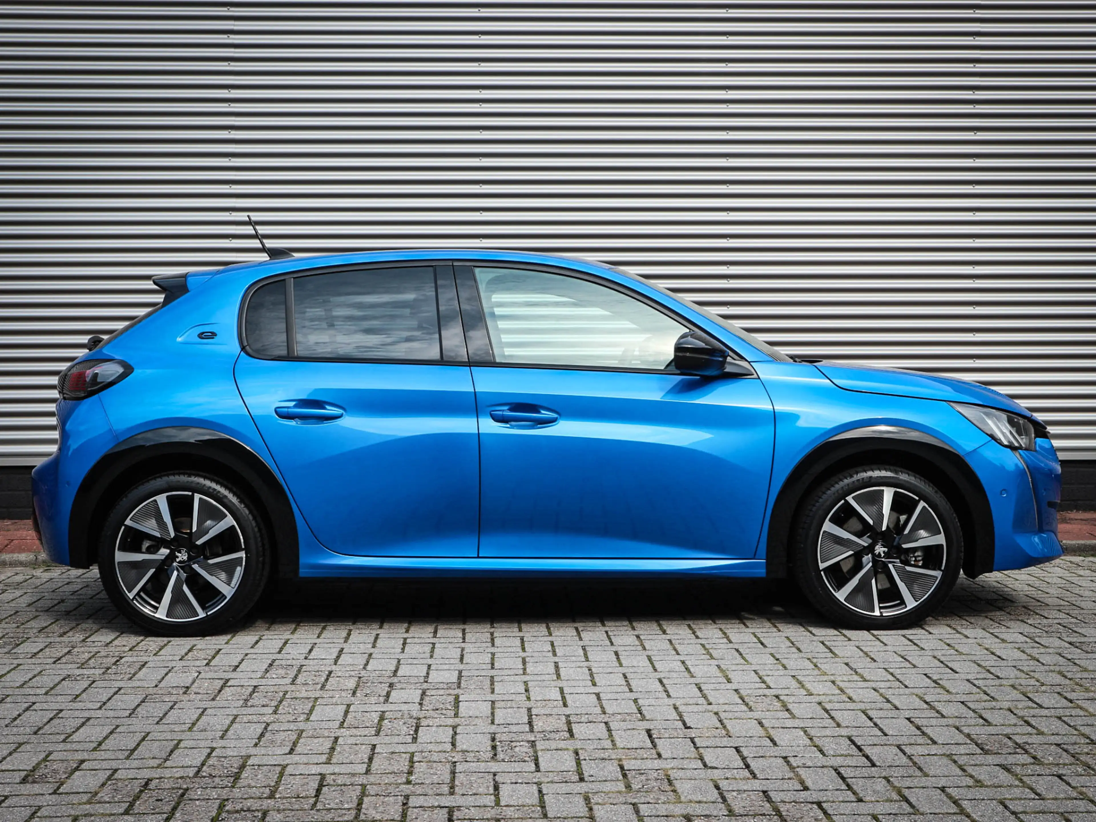 Peugeot e-208 EV GT 350 50 kWh Clima | Adaptive cruise | 360 gra — photo 13
