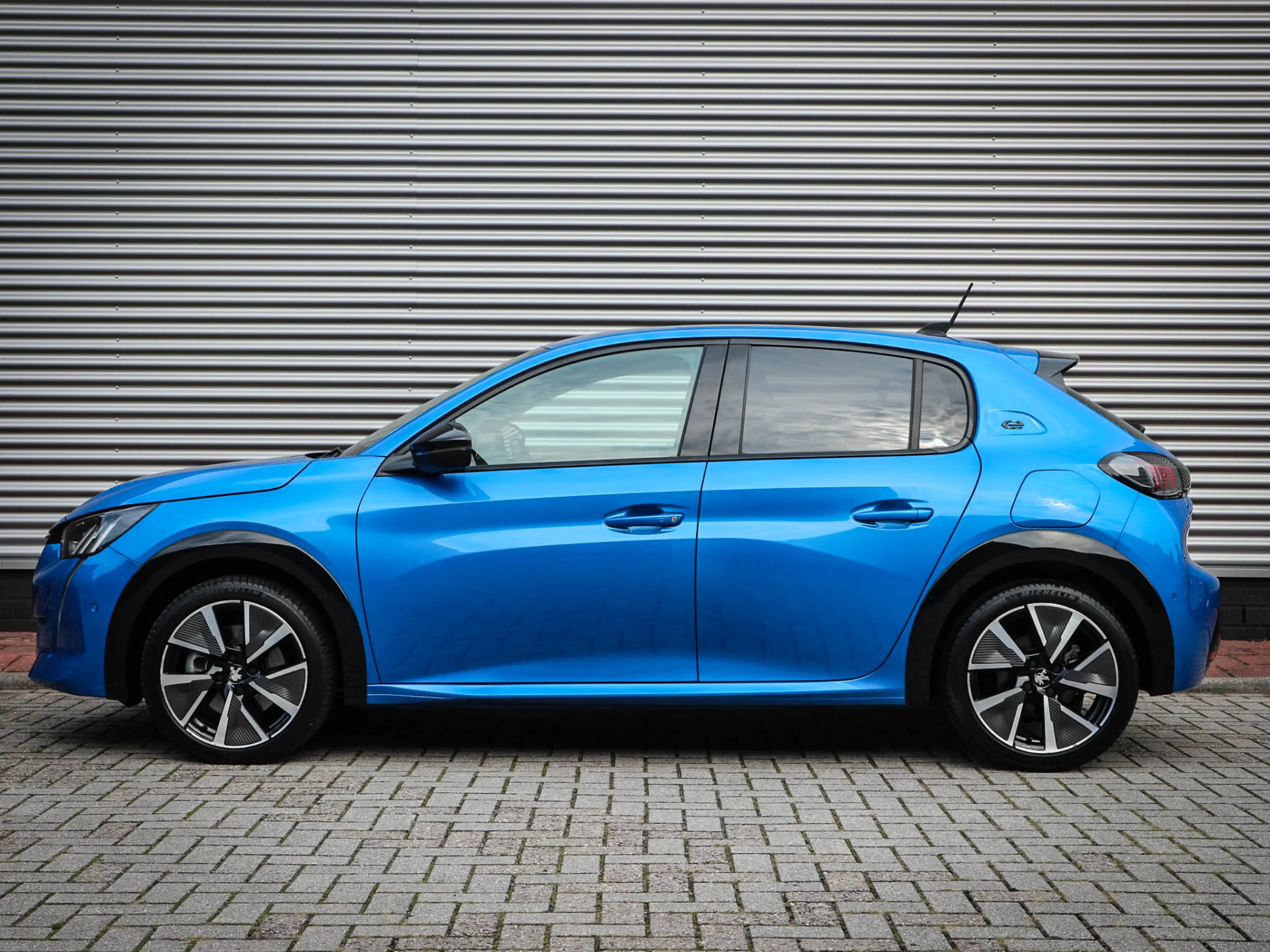 Peugeot e-208 EV GT 350 50 kWh Clima | Adaptive cruise | 360 gra — photo 9