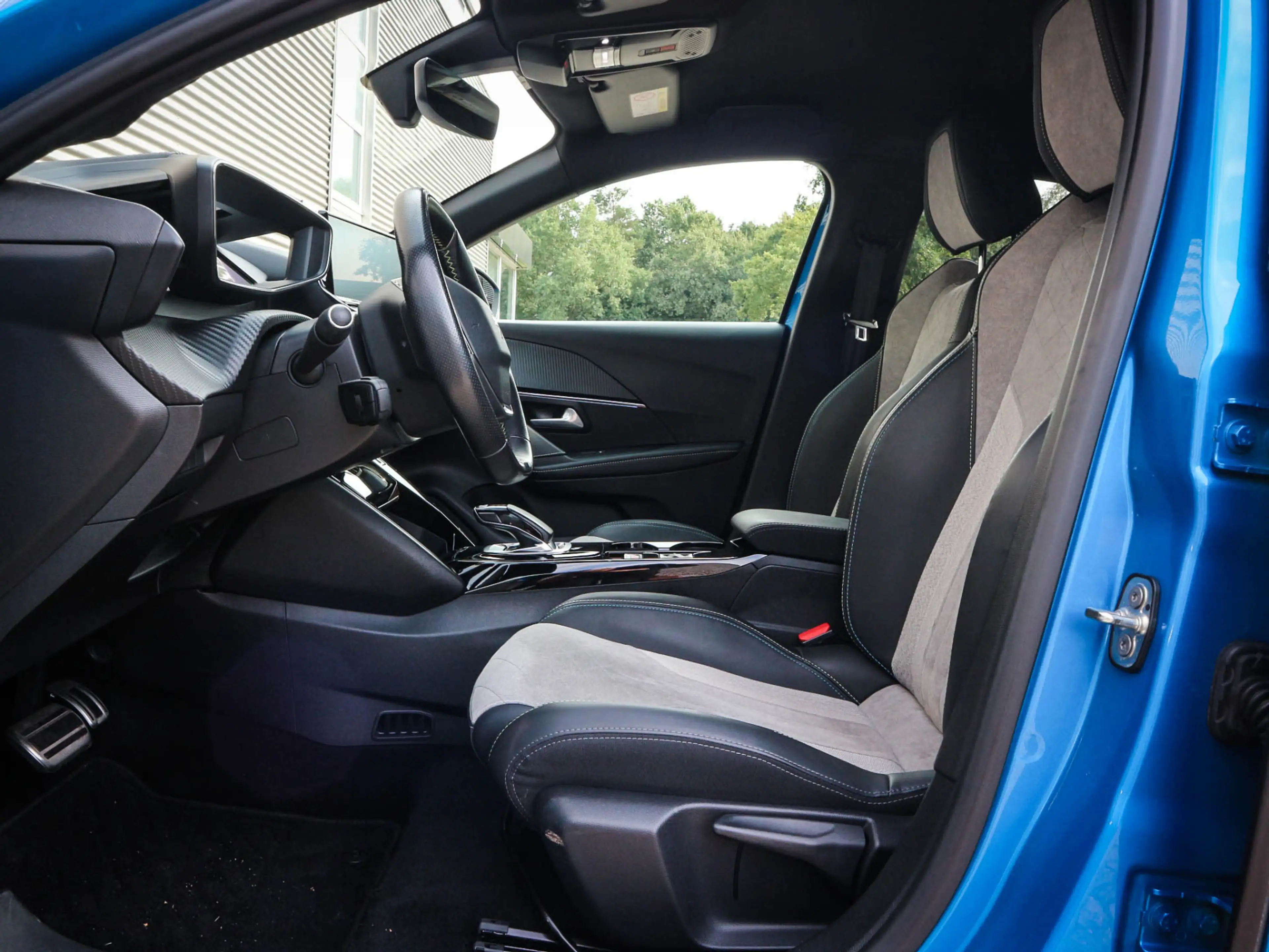 Peugeot e-208 EV GT 350 50 kWh Clima | Adaptive cruise | 360 gra — photo 2