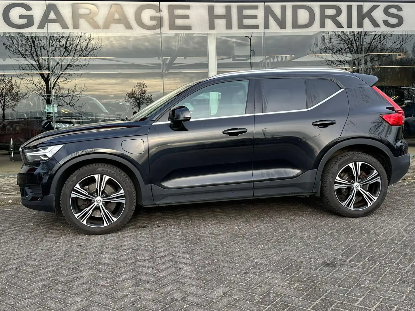 Volvo XC40 1.5 T5 Recharge Inscription | Pano | H&K | Leder | Schwarz - 2