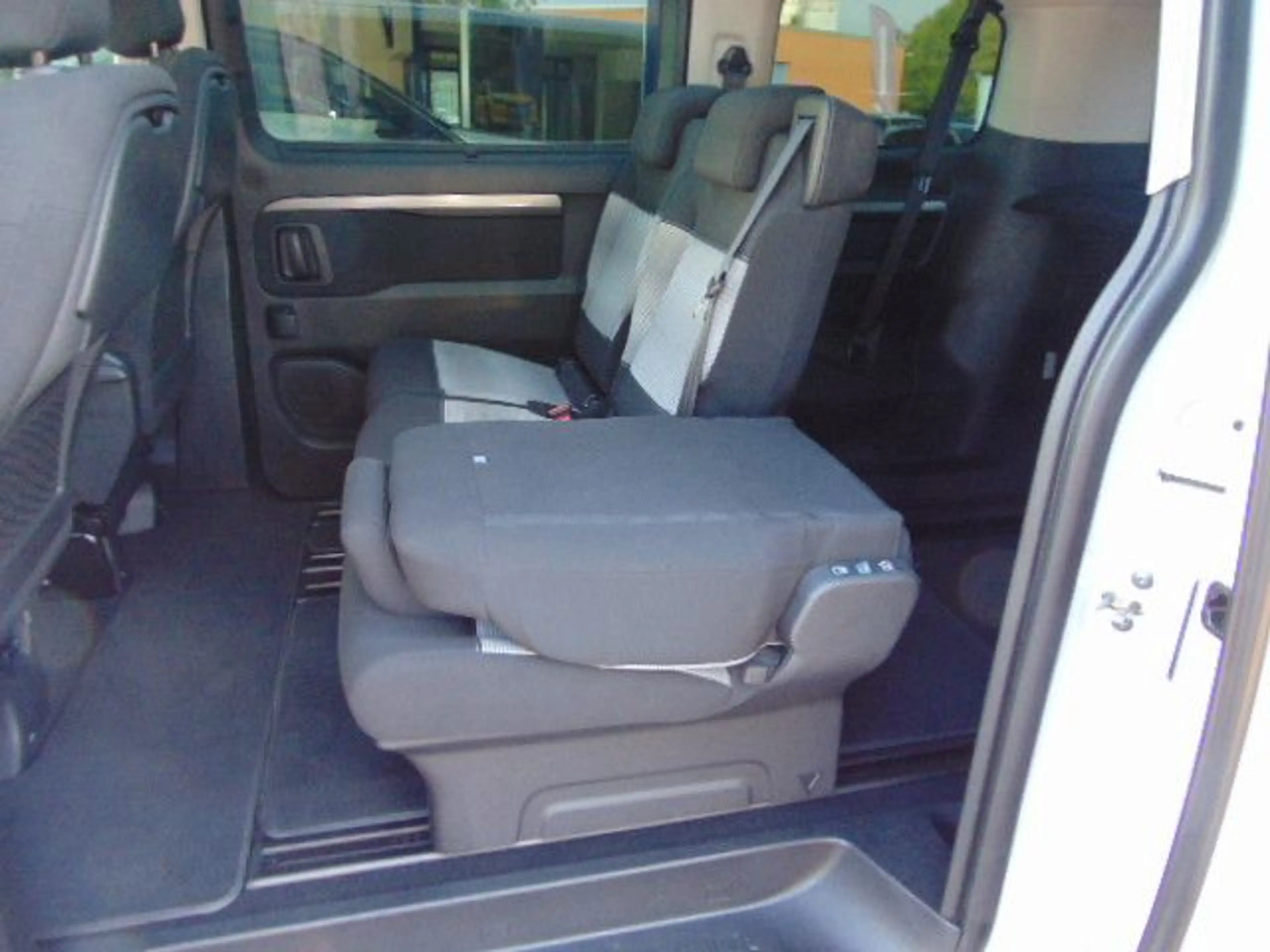 Citroen Jumpy Kombi M — photo 11