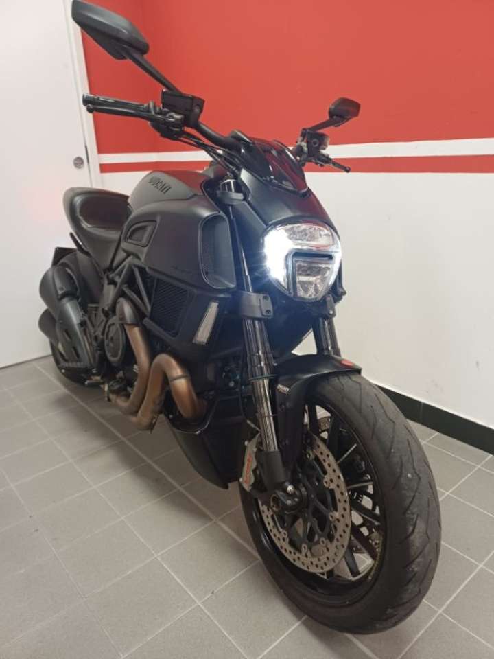 Ducati Diavel DARK