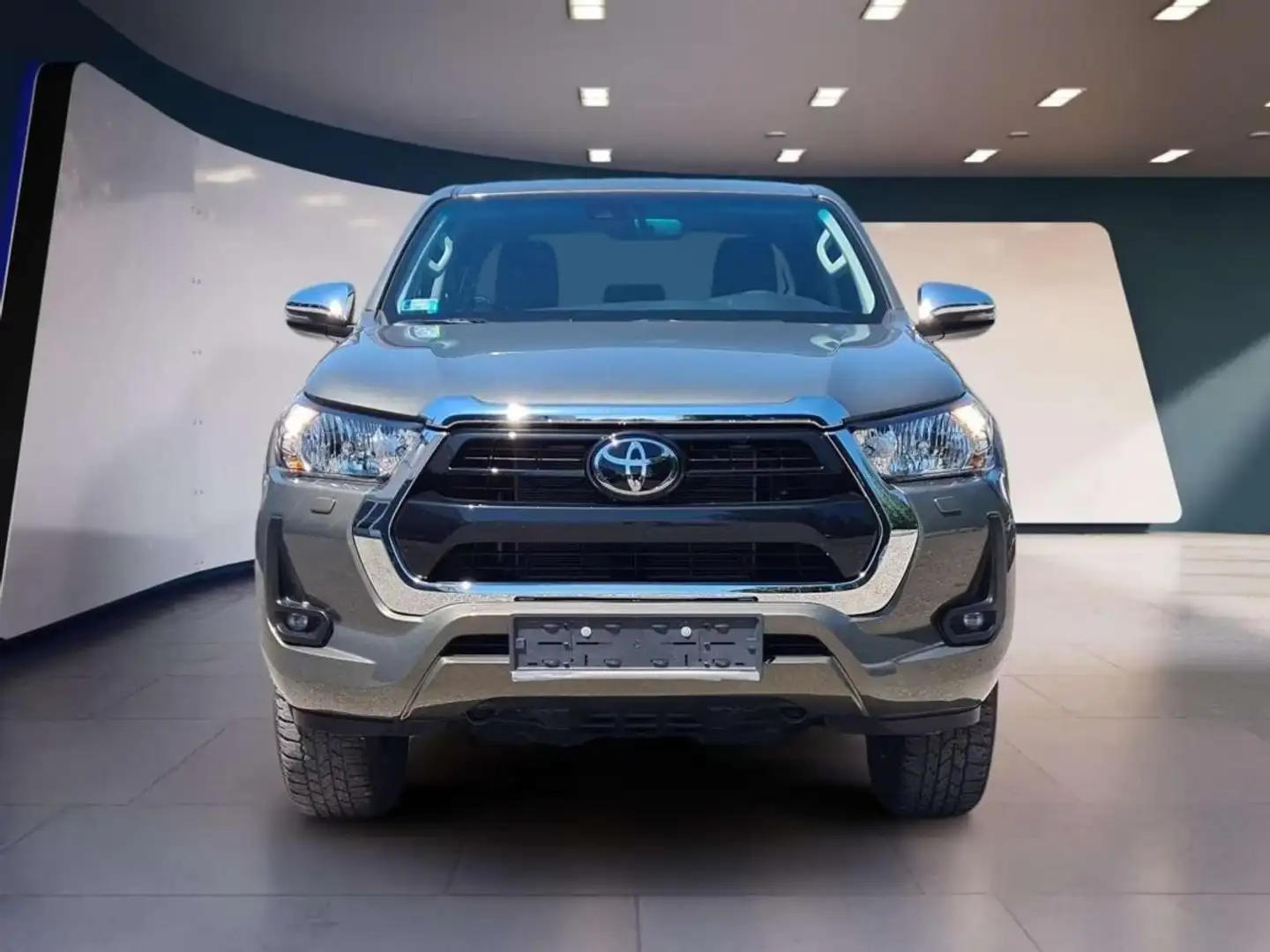 Toyota Hilux DC 2.4D COMFORT 4X4 CAMERA CARPLAY NAVI DAB USB Grigio - 2