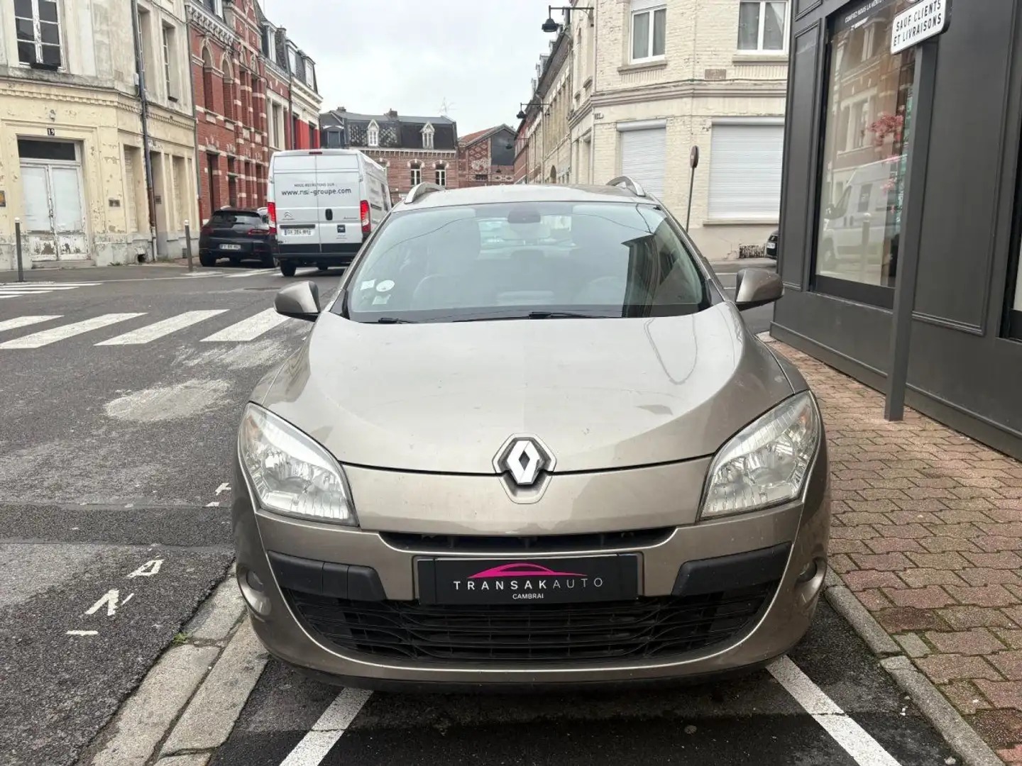 Renault Megane III BERLINE dCi 85 eco2 Carminat Tom-Tom / GPS Beige - 2