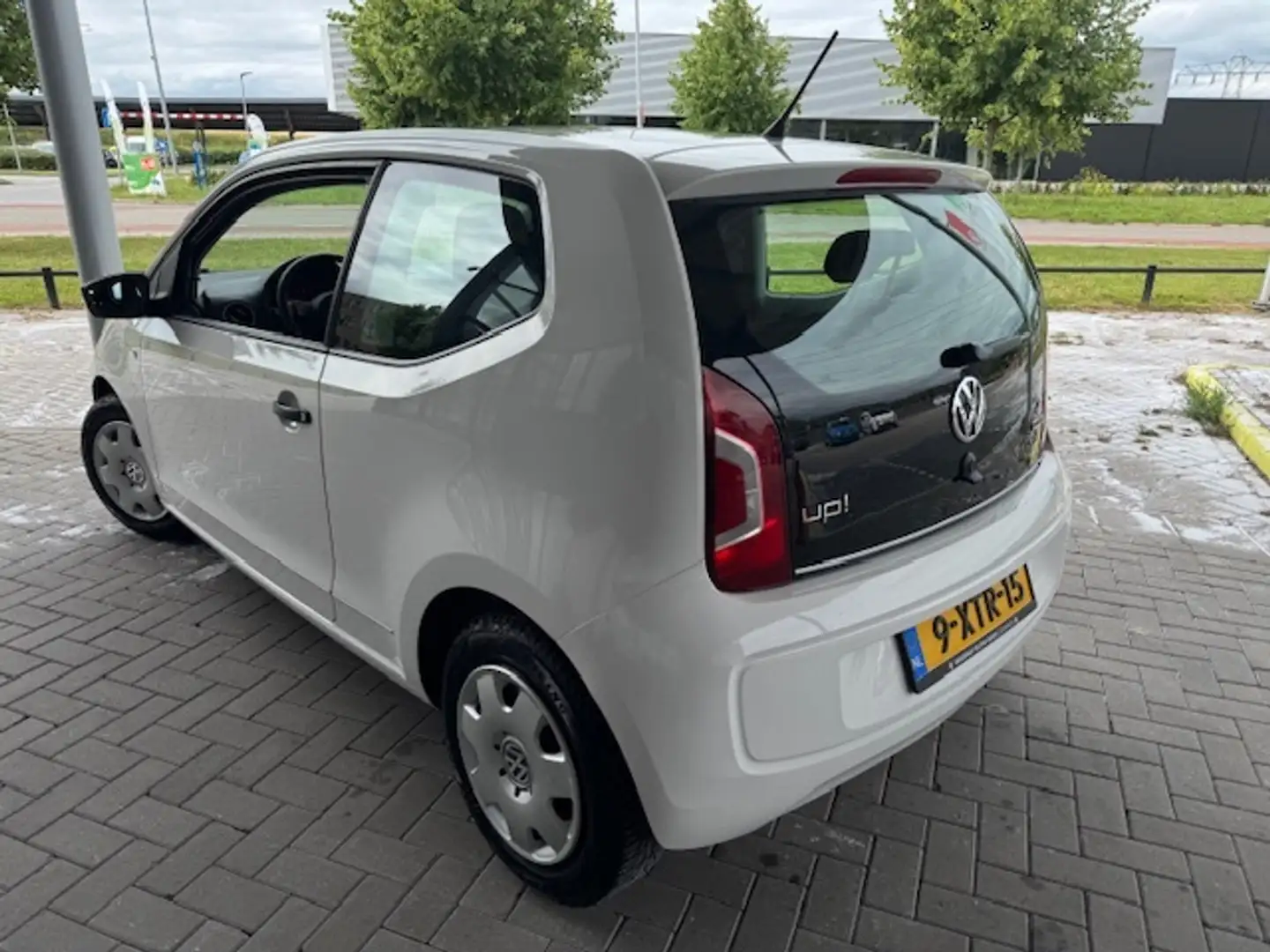 Volkswagen up! 1.0 TAKE UP! BLUEMOTION + AIRCO (71.000 km!) Wit - 2