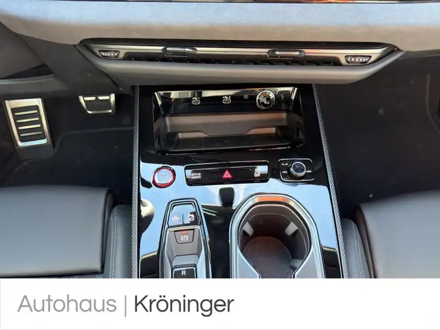 Audi A6 view 14