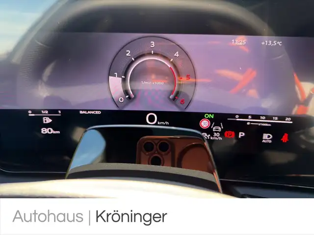 Audi A6 view 12