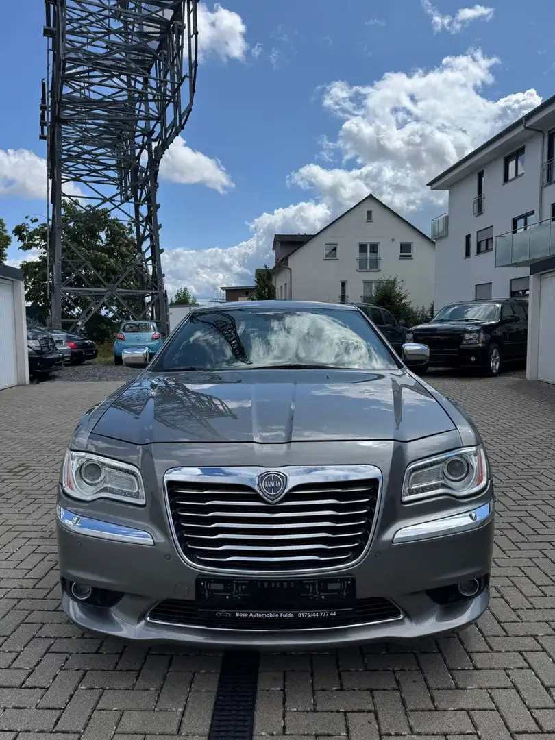 Lancia Thema 3.0 V6 CRD 24v 140kW Platinum Automatik Gris - 1