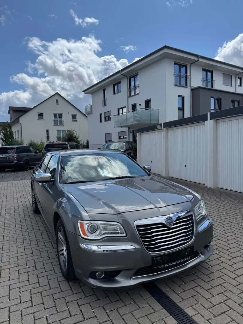 Lancia Thema 3.0 V6 CRD 24v 140kW Platinum Automatik Gris - 2