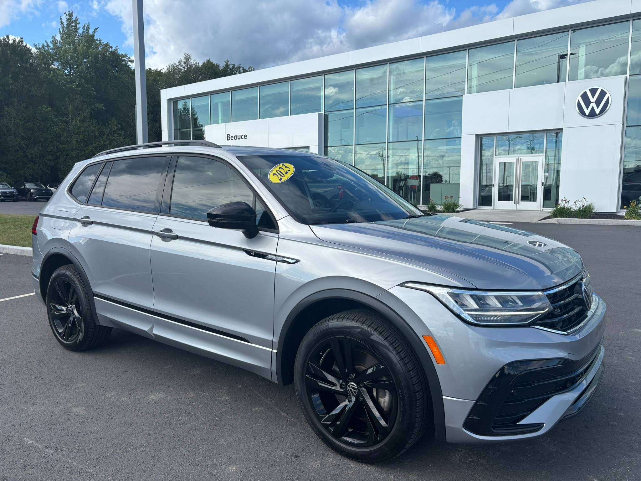 2023 Volkswagen Tiguan Comfortline R-Line Black Edition