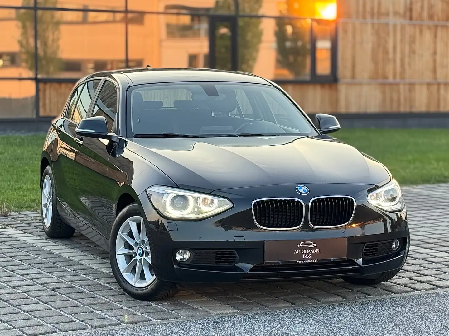 BMW 120 d xDrive Österreich-Paket *ALLRAD, KAMERA, LED* Negro - 1