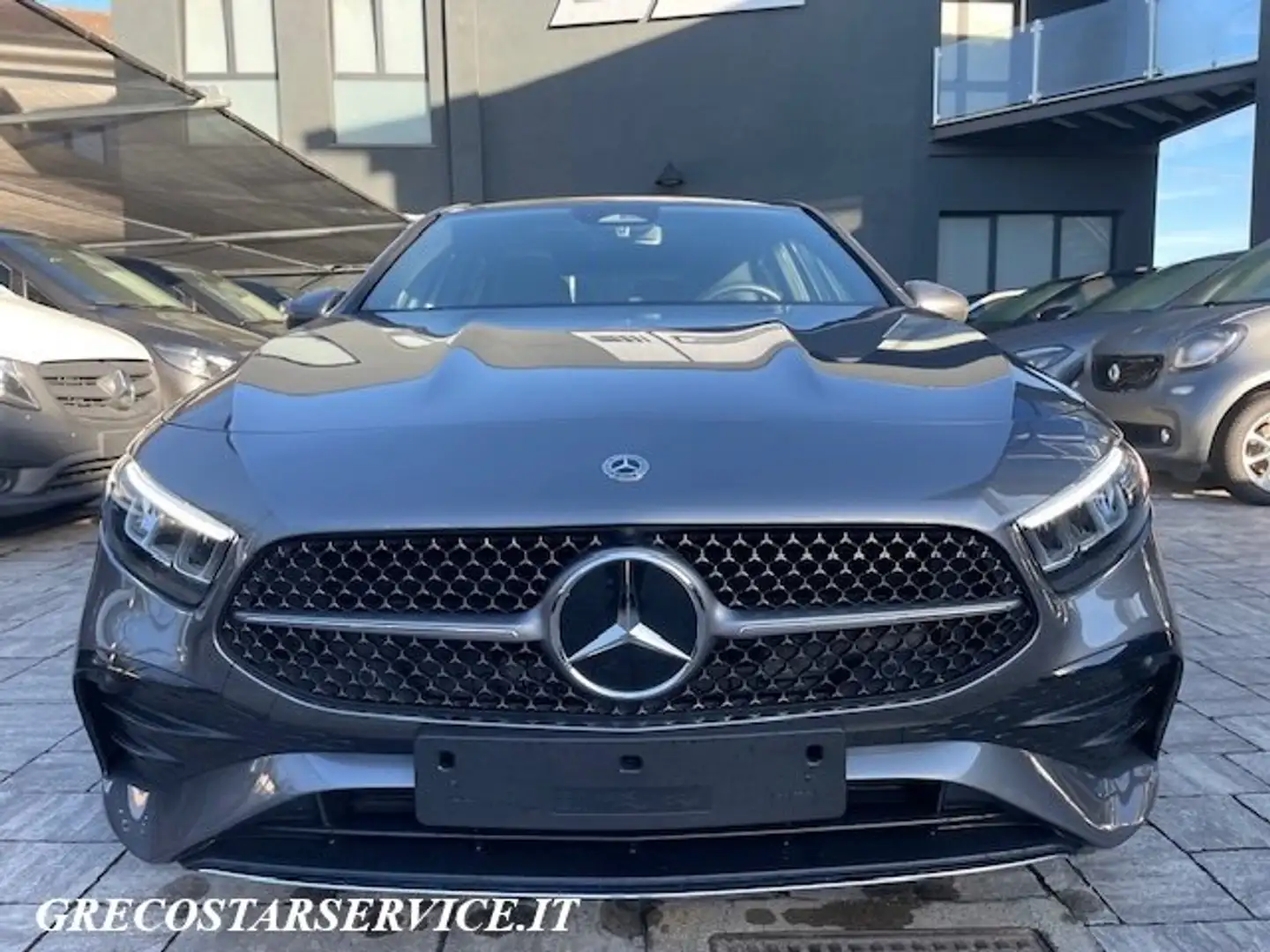 Mercedes-Benz A 180 d AMG Line Advanced Plus Automatic TETTO+CAR-PLAY Grijs - 2