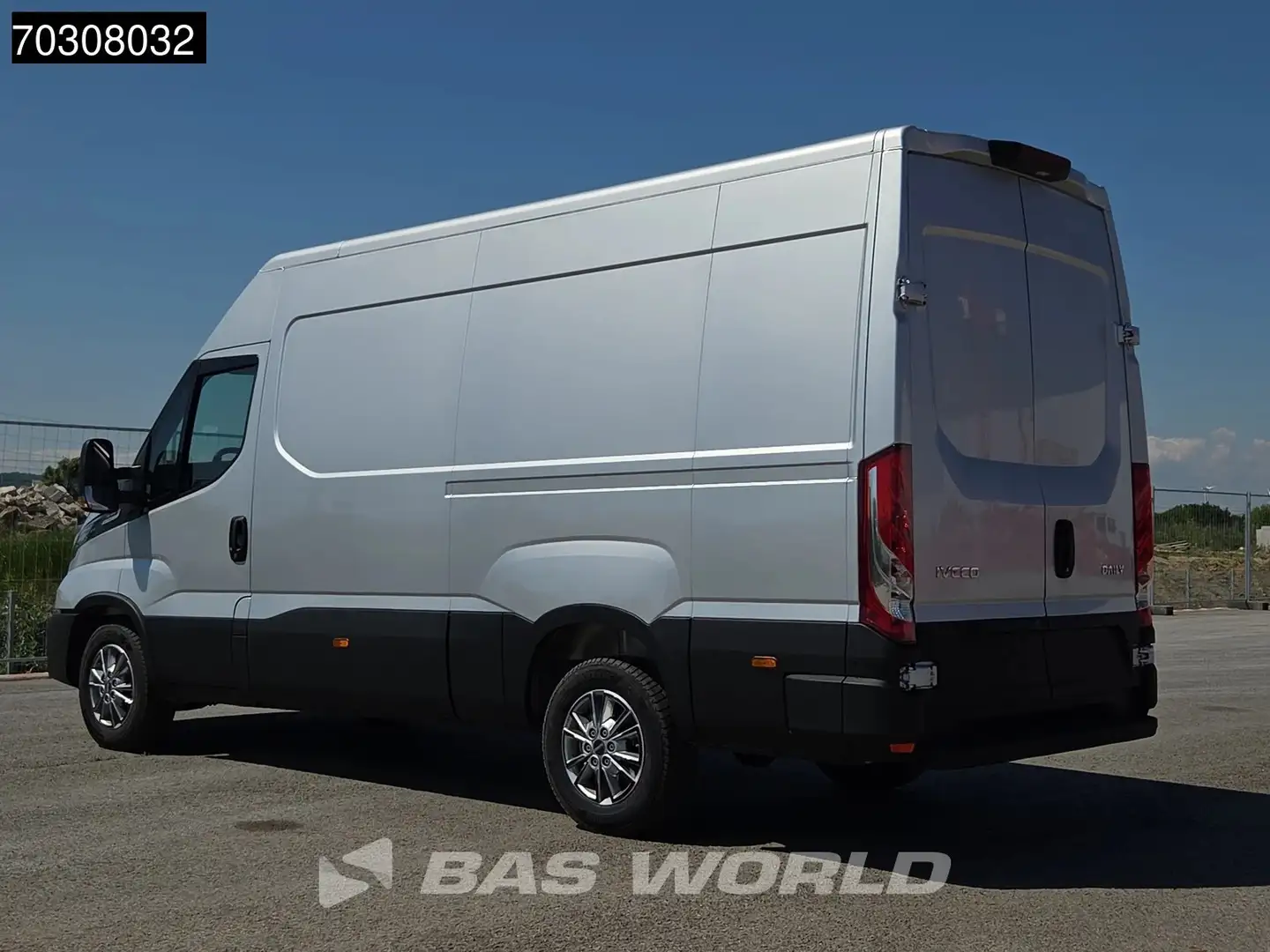 Iveco Daily 35S21 3.0L Automaat L2H2 210PK ACC LED Silber - 2