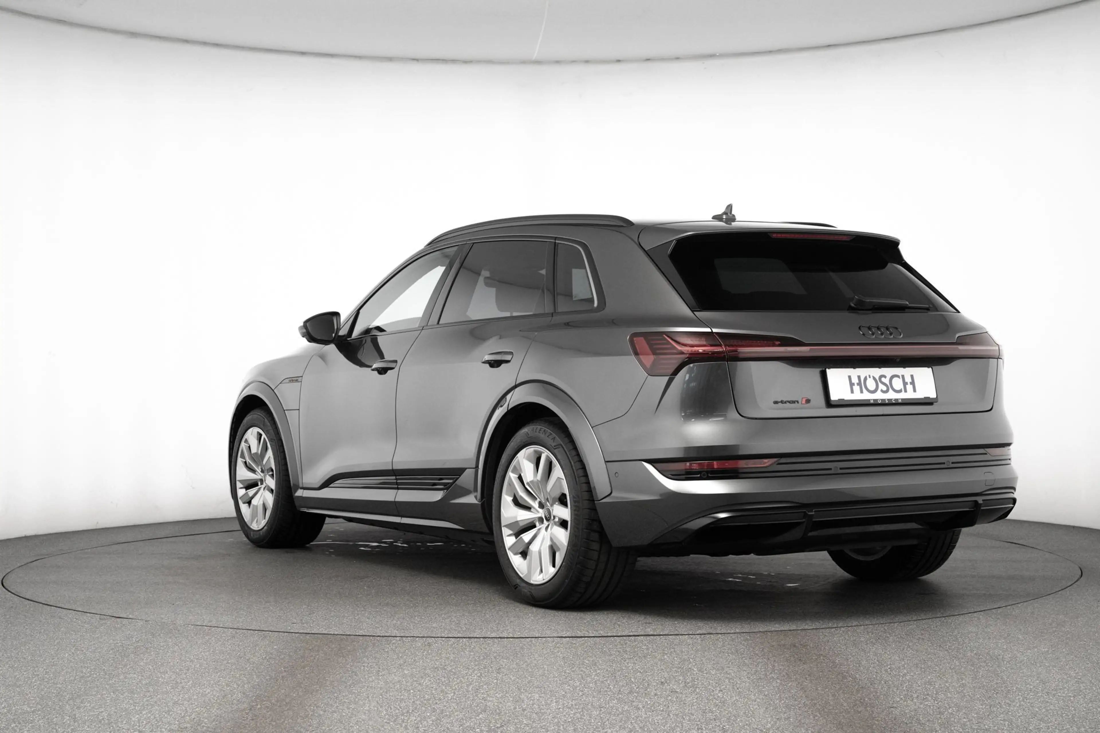 Audi e-tron S Modell 503 PS BLACK MATRIX B&O -61% — photo 4