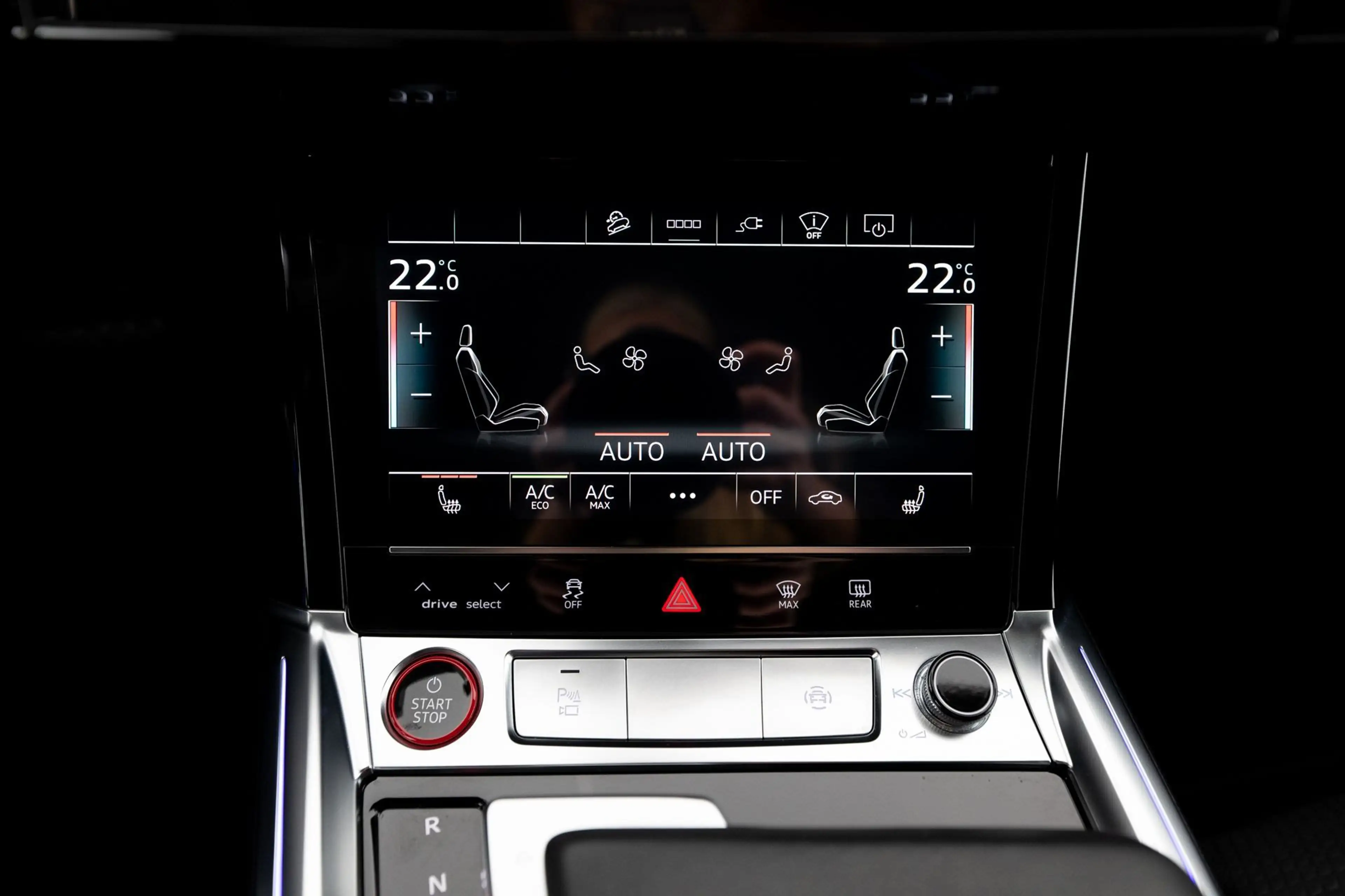 Audi e-tron S Modell 503 PS BLACK MATRIX B&O -61% — photo 12