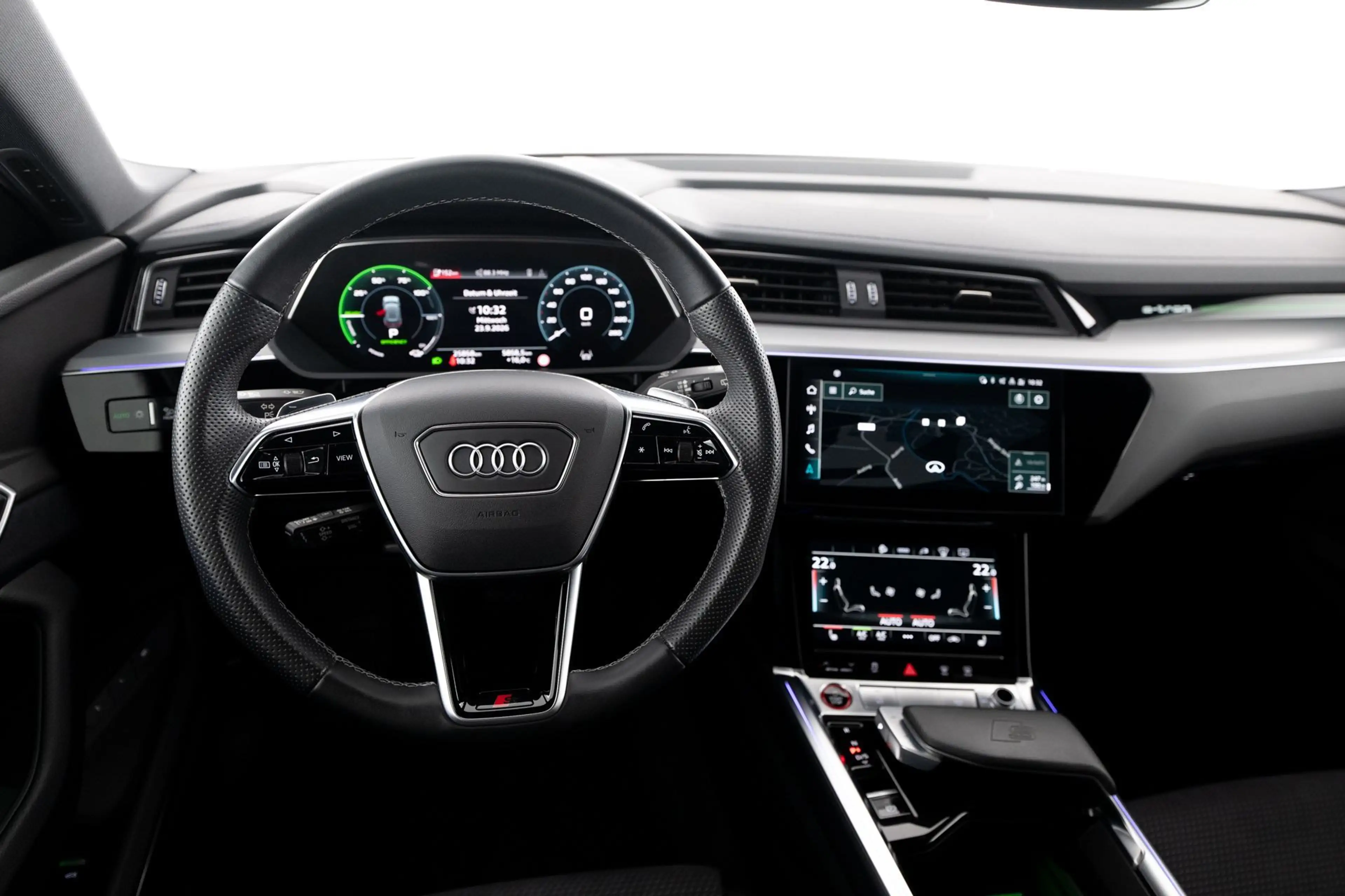Audi e-tron S Modell 503 PS BLACK MATRIX B&O -61% — photo 13