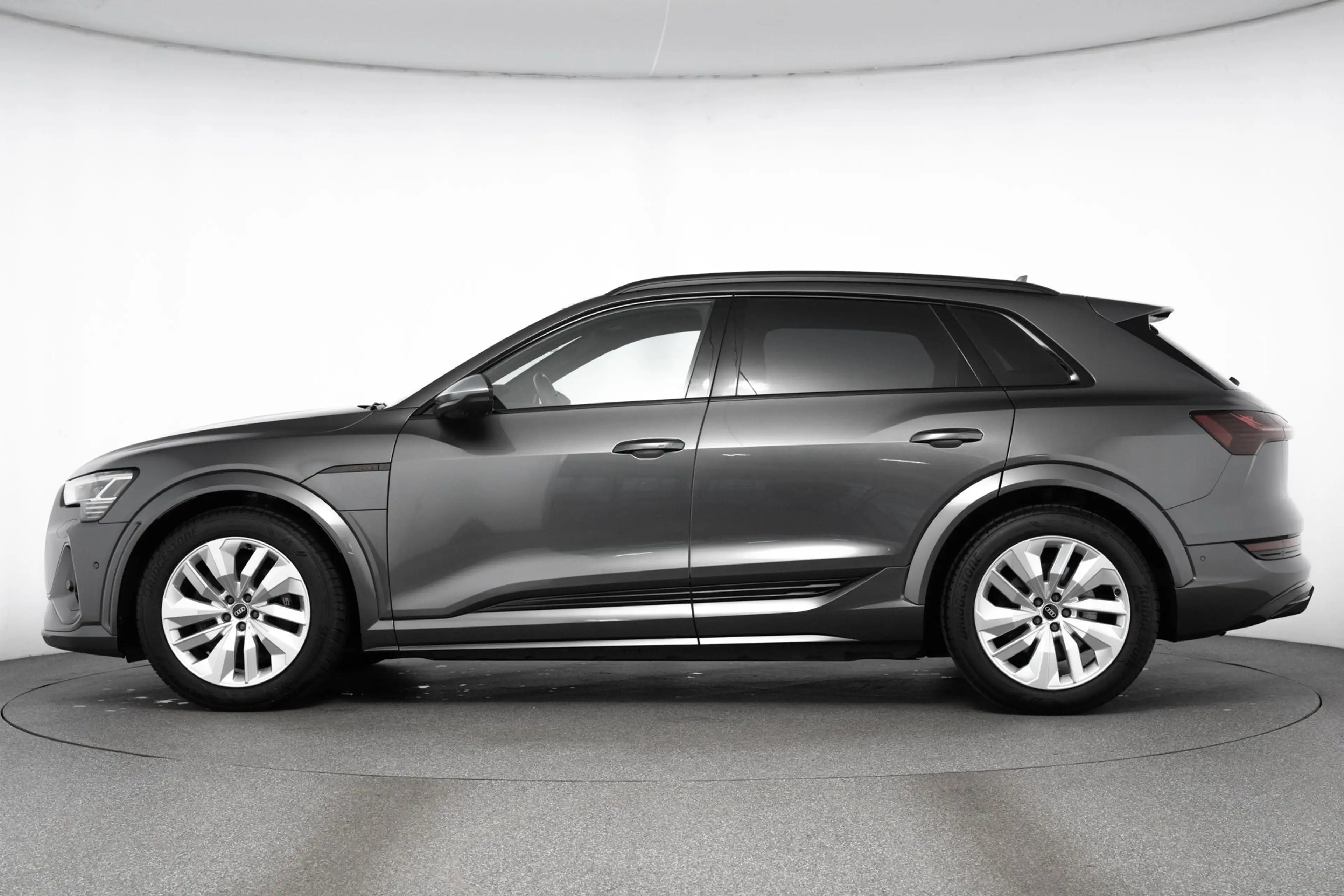 Audi e-tron S Modell 503 PS BLACK MATRIX B&O -61% — photo 3