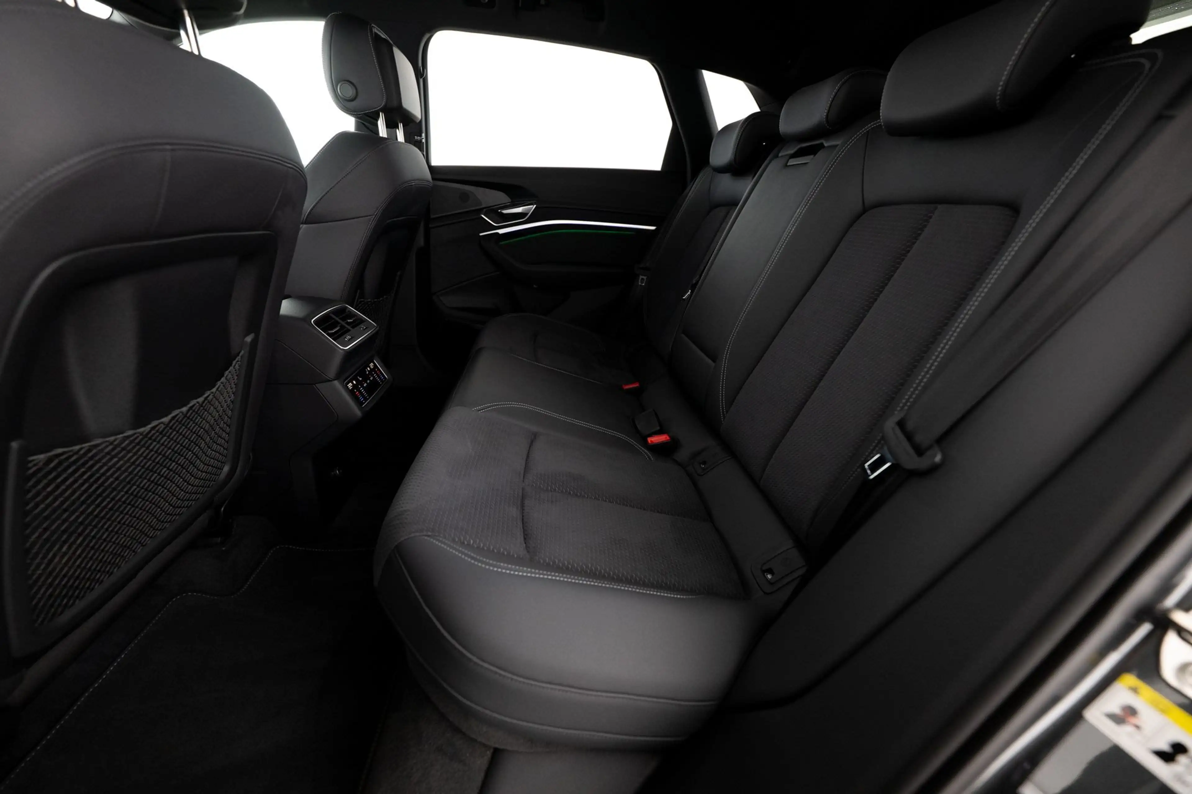 Audi e-tron S Modell 503 PS BLACK MATRIX B&O -61% — photo 7