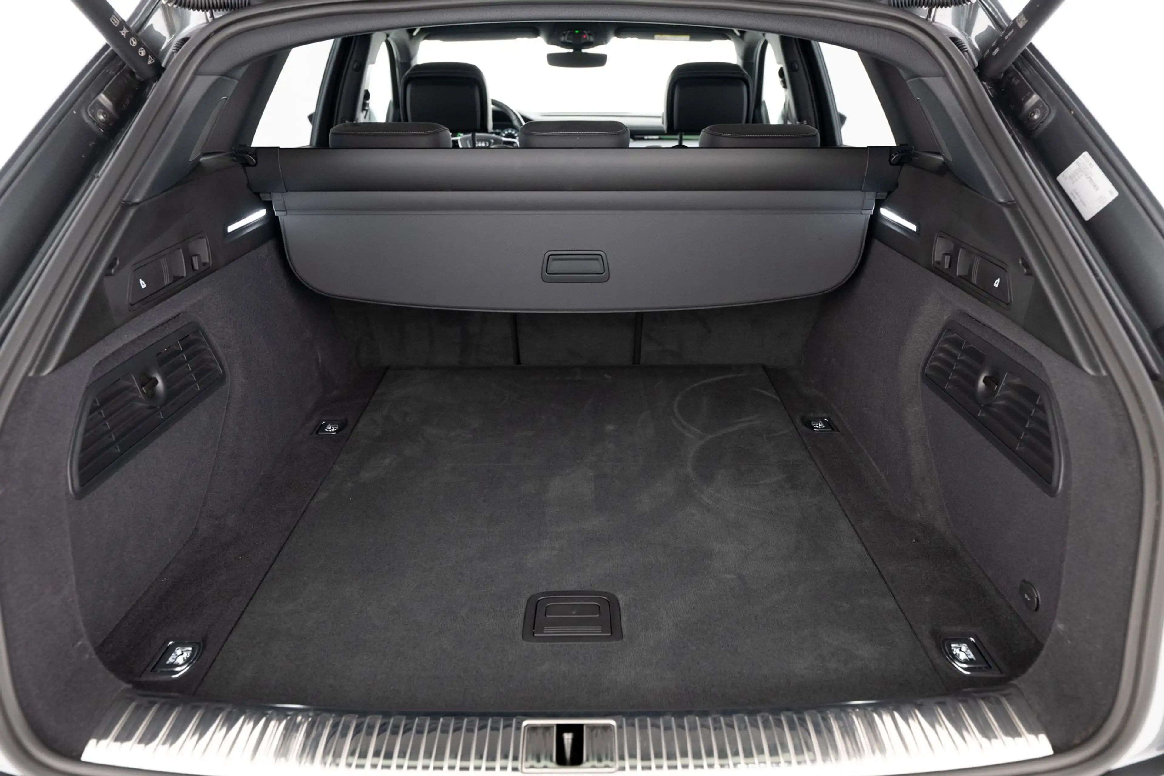 Audi e-tron S Modell 503 PS BLACK MATRIX B&O -61% — photo 8