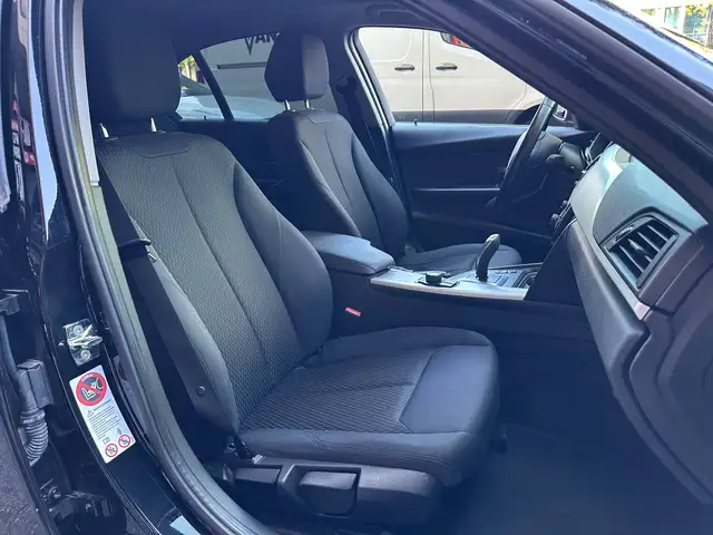 BMW 3 Series view 11