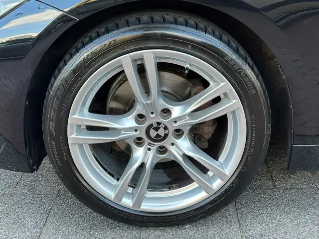 BMW 3 Series view 8