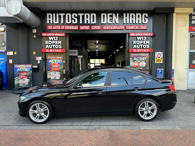 BMW 3 Series view 6