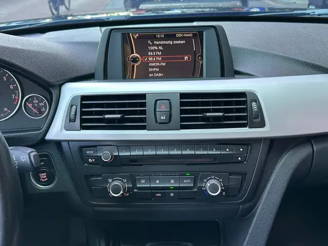 BMW 3 Series view 14