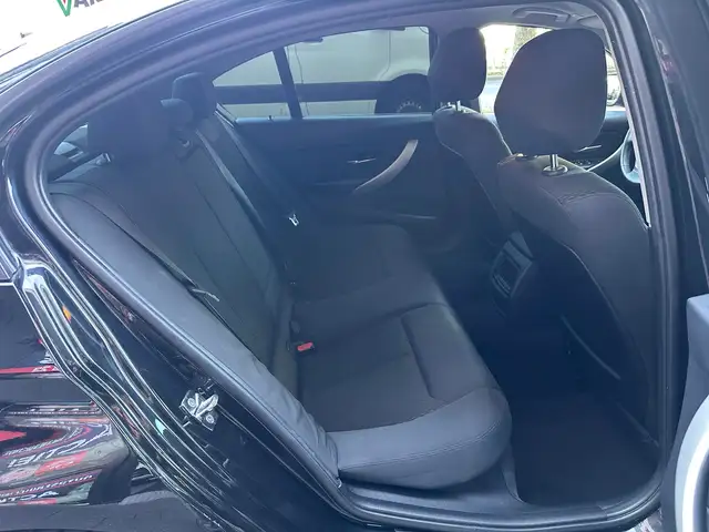 BMW 3 Series view 12