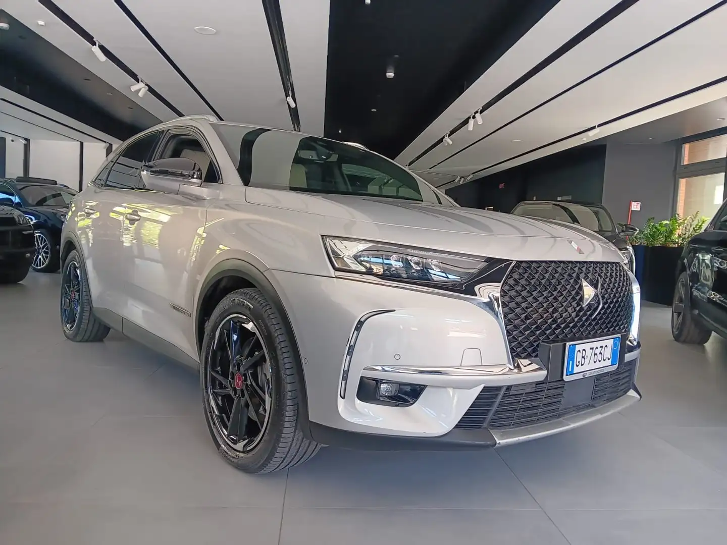 DS Automobiles DS 7 Crossback 1.6 e-tense phev Chic 4x4 auto Gris - 1