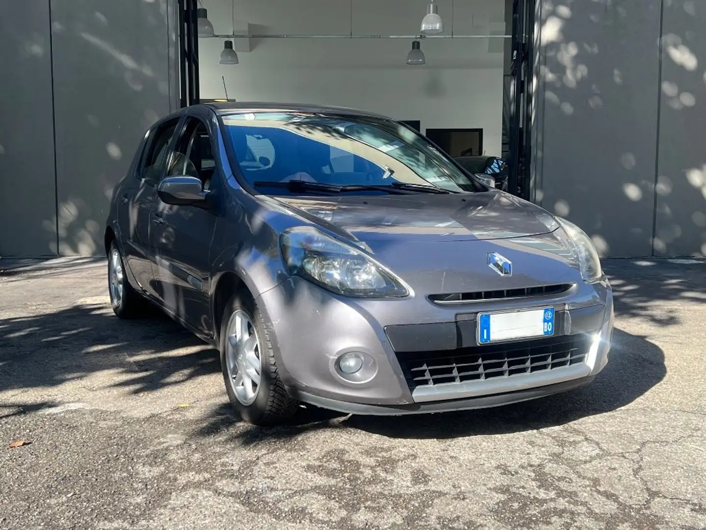 Renault Clio 1.2 16V 5 porte GPL Dynamique Gris - 1