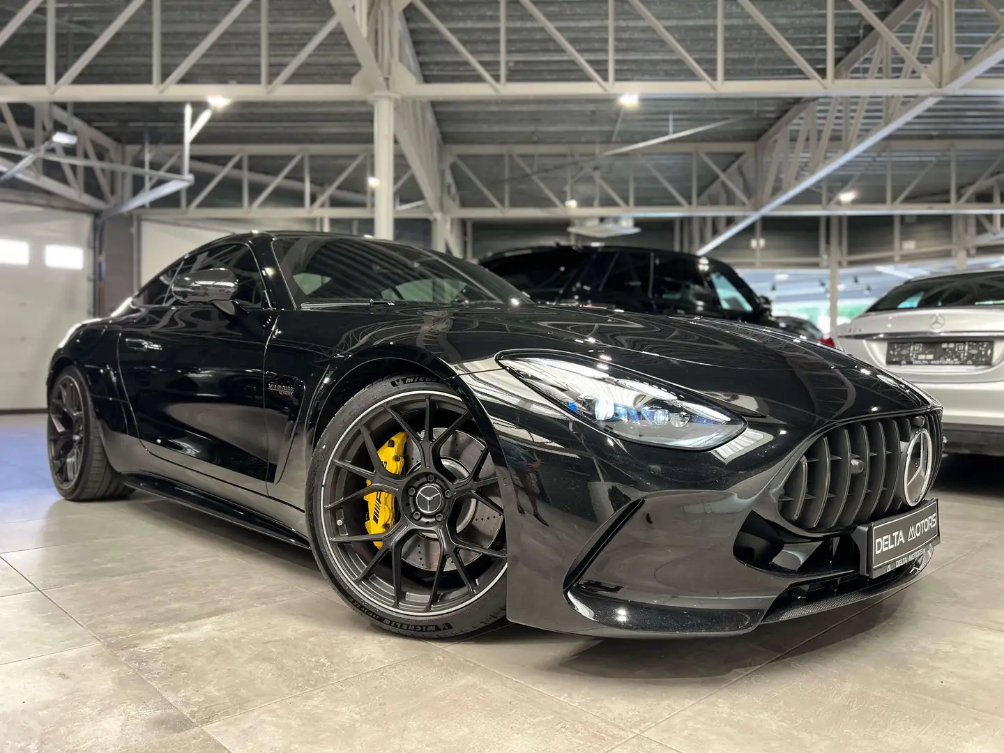 Mercedes-Benz AMG GT 63 4MATIC+  CarbonPanoF1 Argent - 1