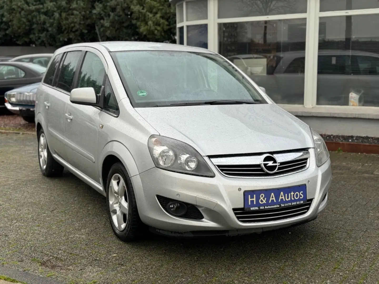 Opel Zafira B Design Edition *Flüssiggas (LPG)* Argent - 2