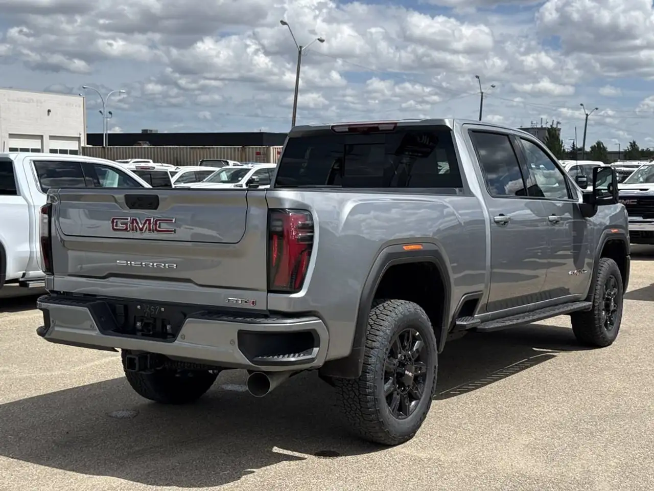 GMC Sierra 3500HD снимка GMC Sierra 3500HD