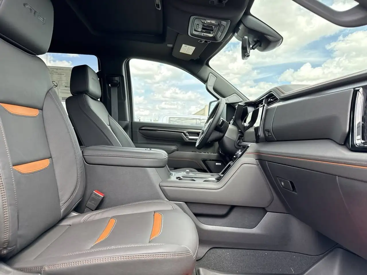 GMC Sierra 3500HD снимка GMC Sierra 3500HD