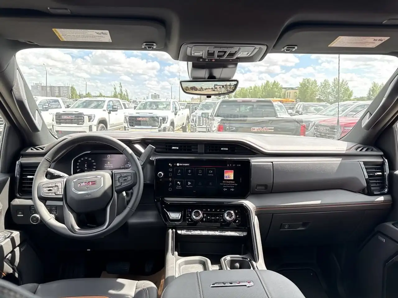 GMC Sierra 3500HD снимка GMC Sierra 3500HD