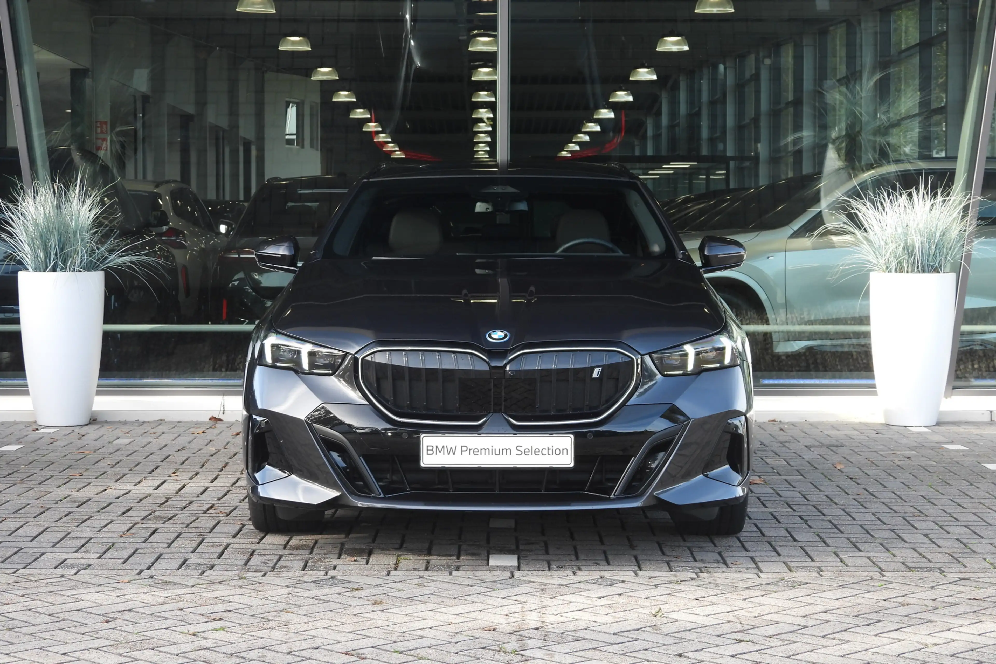 BMW i5 Touring eDrive40 M Sport / Panoramadak / Trekhaak — photo 9