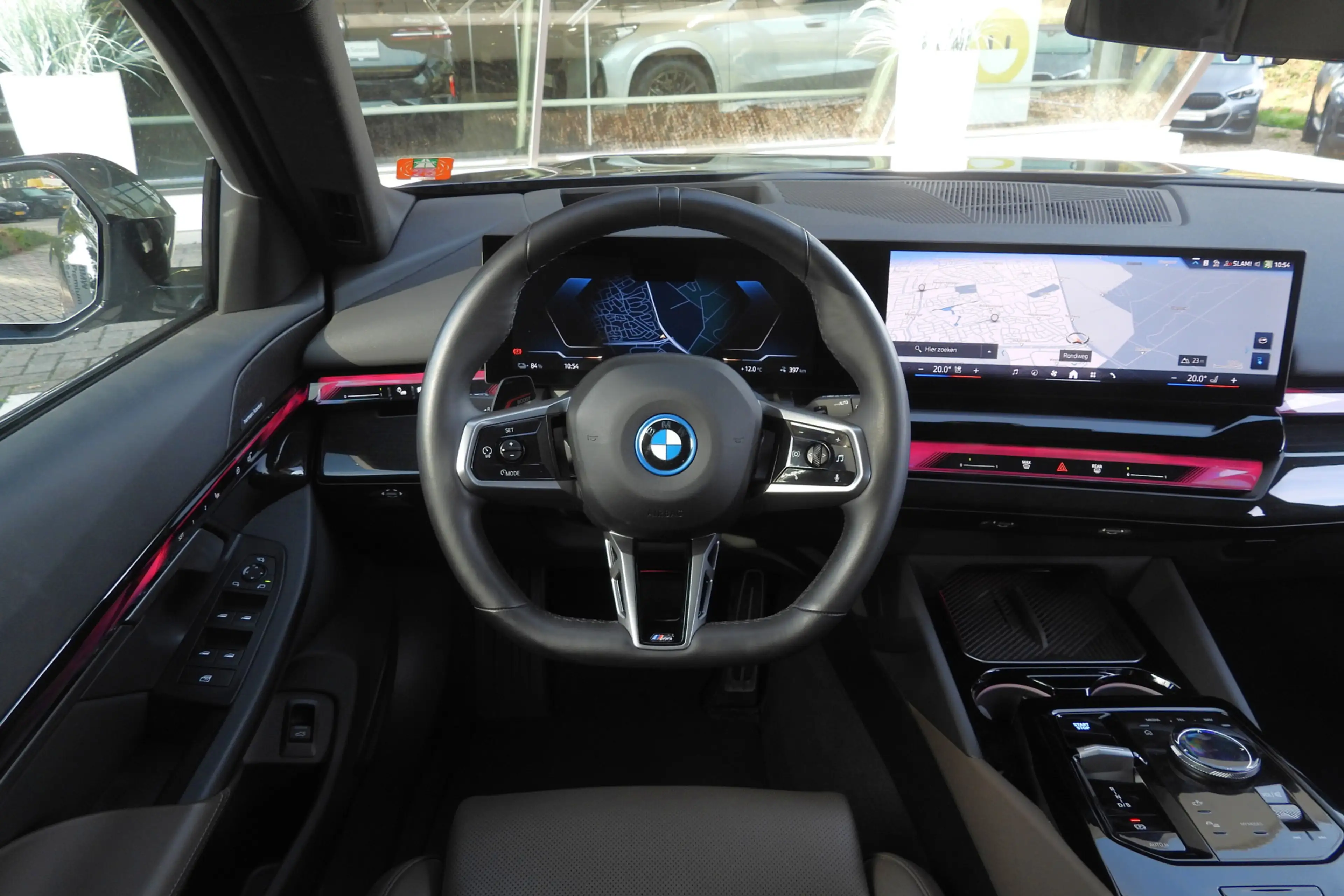 BMW i5 Touring eDrive40 M Sport / Panoramadak / Trekhaak — photo 2