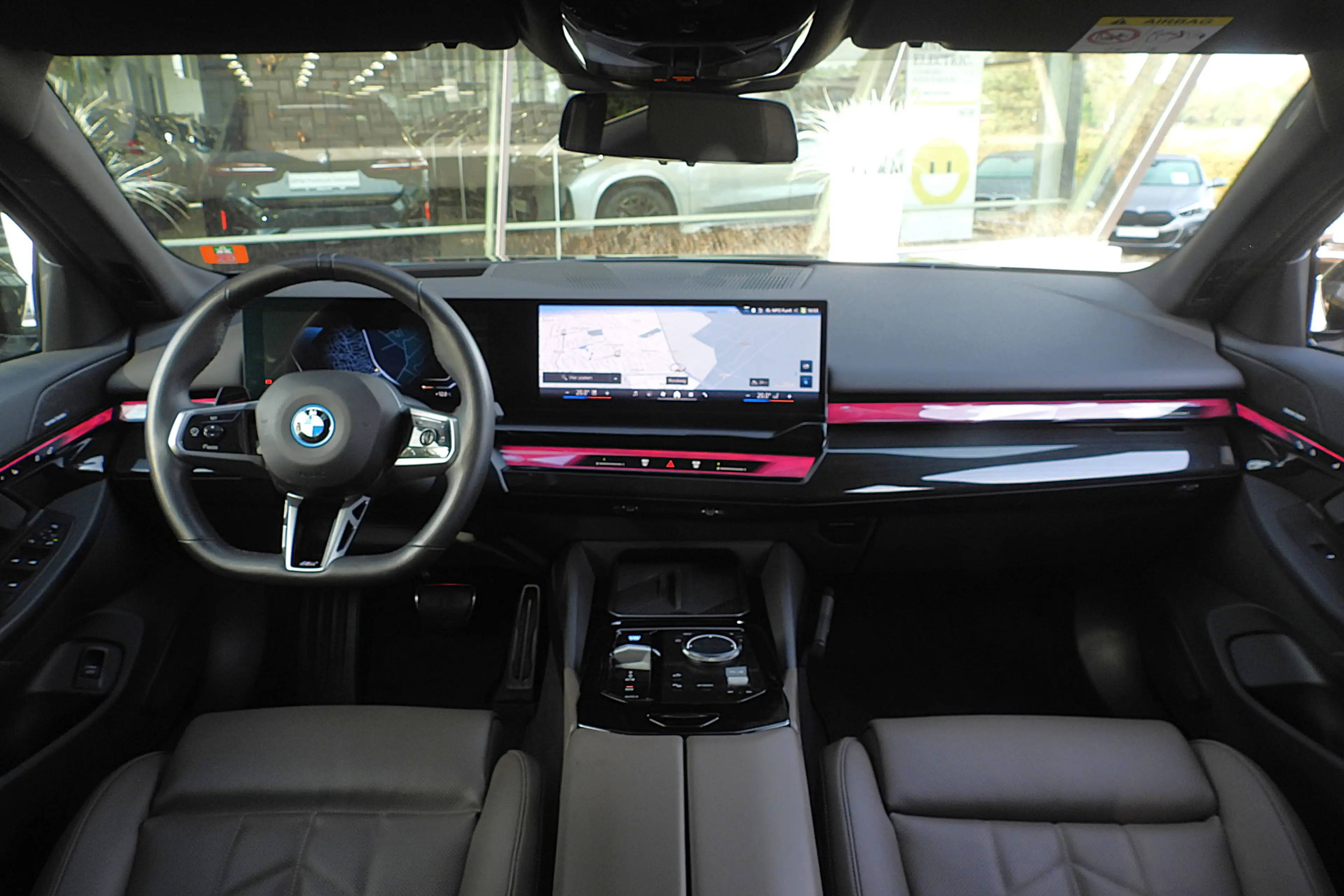 BMW i5 Touring eDrive40 M Sport / Panoramadak / Trekhaak — photo 3